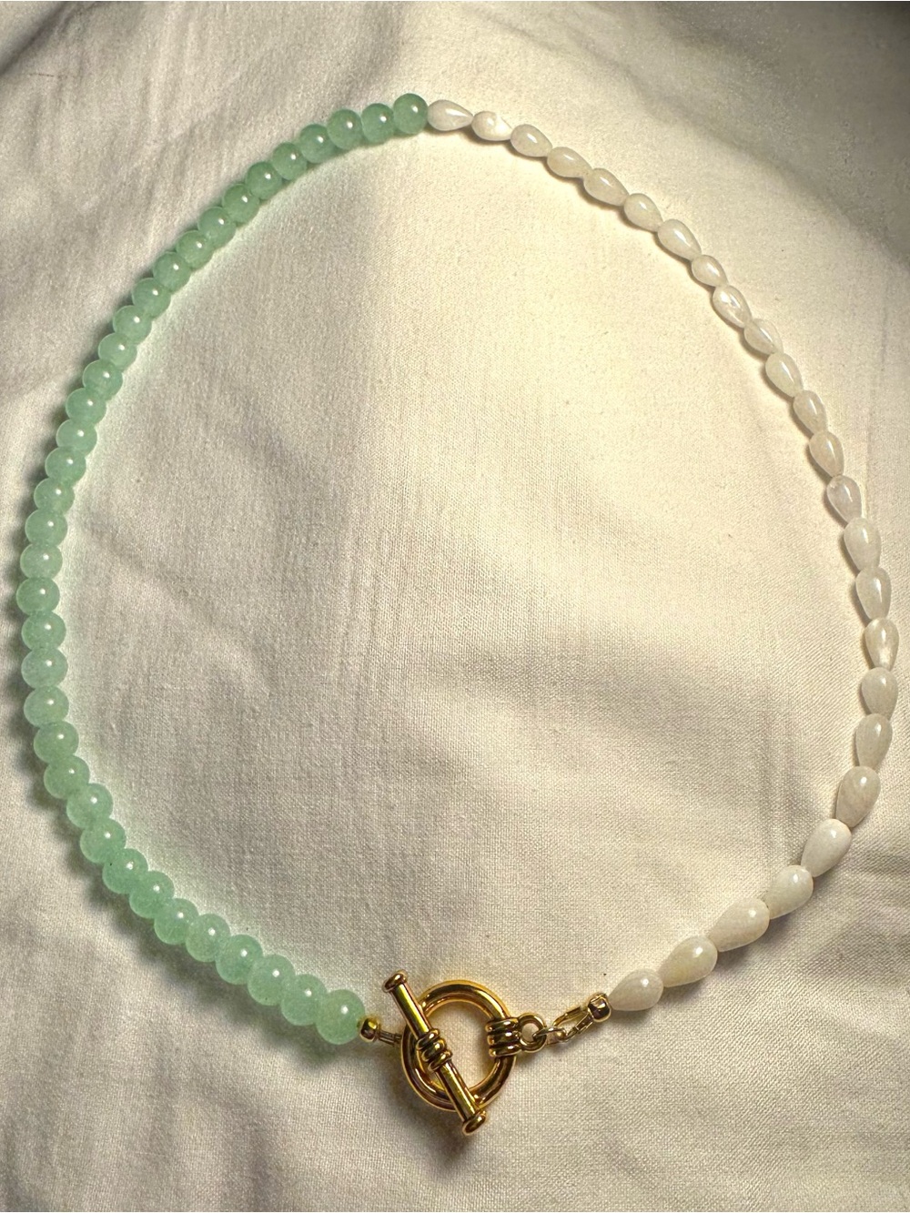 Delicate Two-Tone Beaded Necklace – Seafoam Green & Shell.